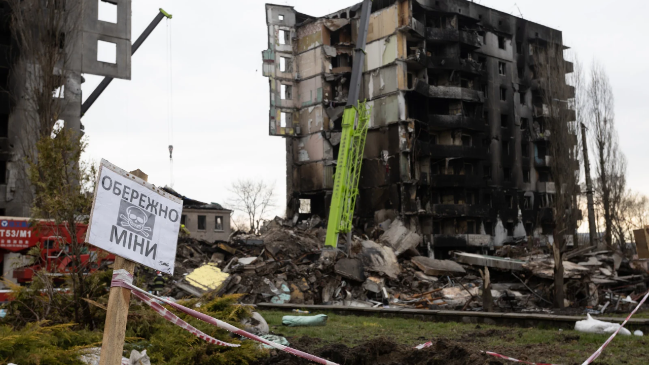 20 души бяха ранени при въздушен удар в предградие на украинския град Днепър