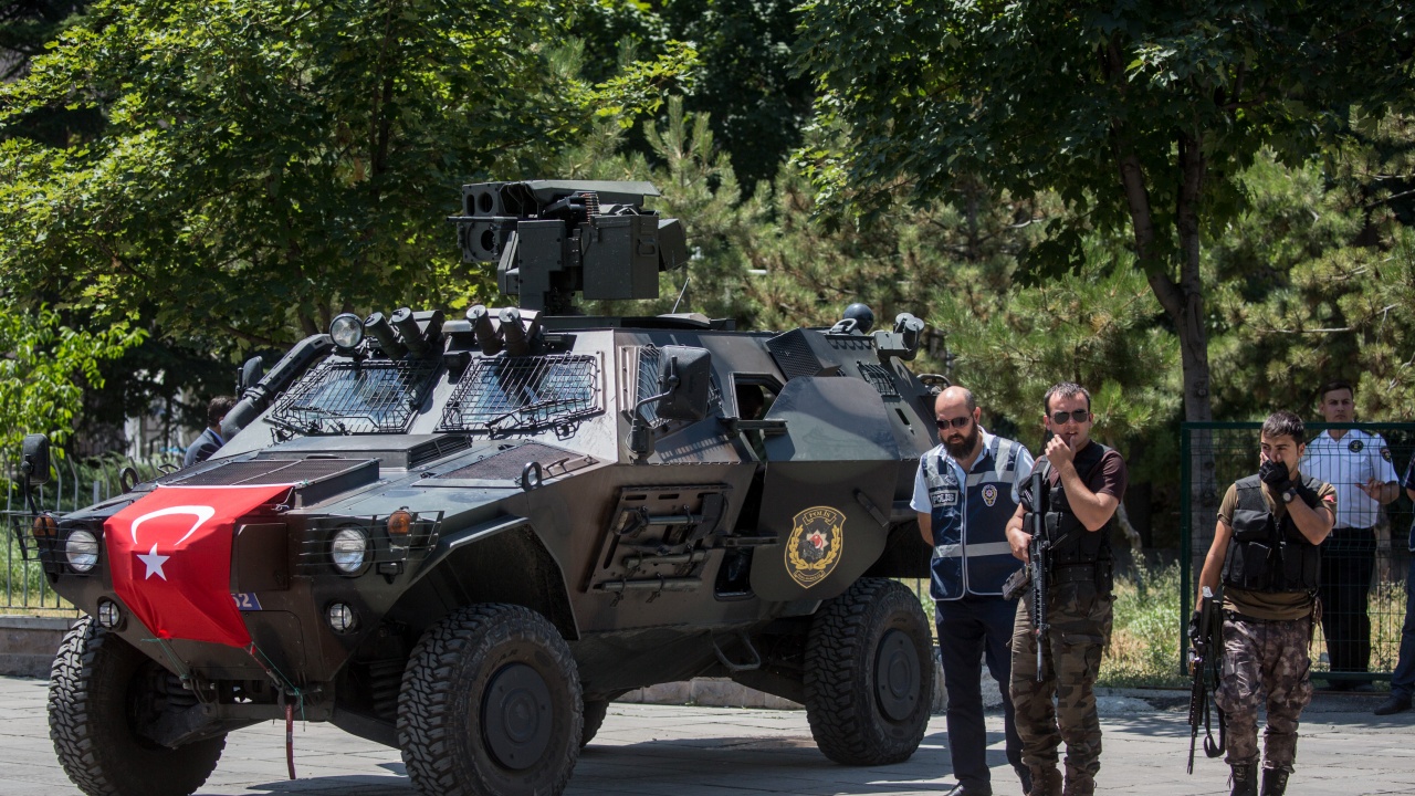 Батальон турски командоси, поискан от НАТО, пристигна в Косово, за