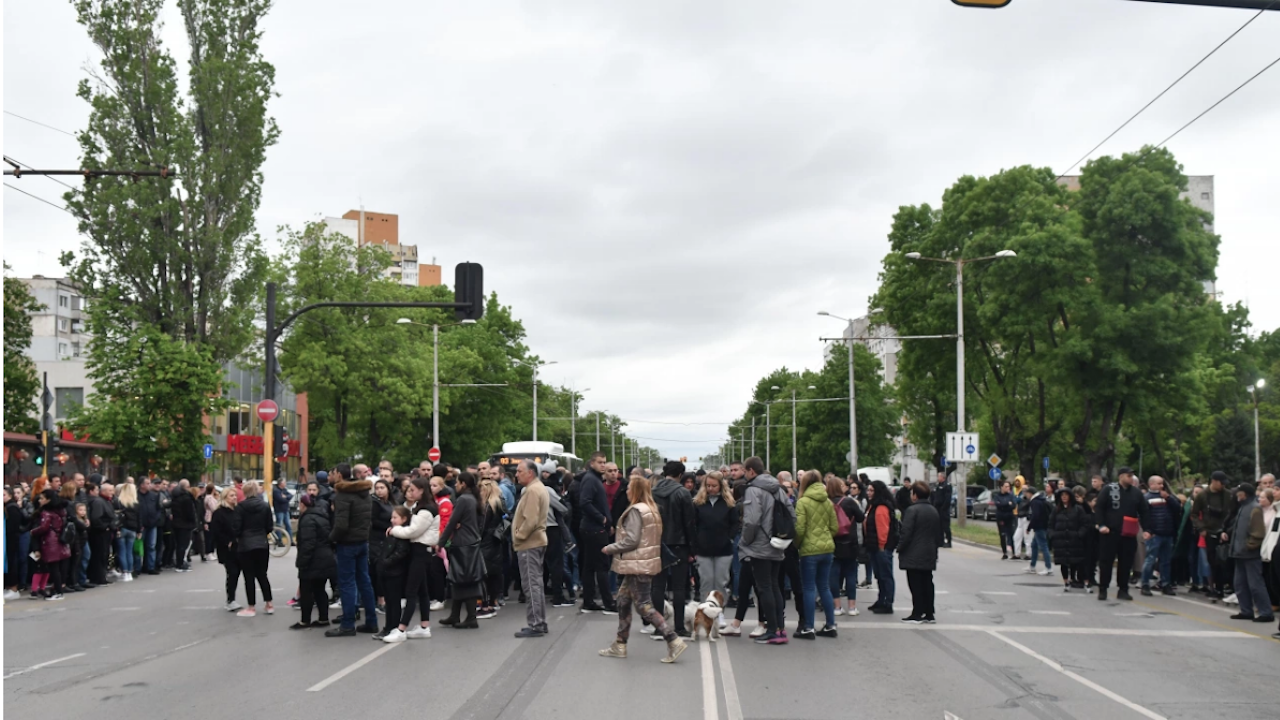Протестиращи блокираха за кратко столичния бул. "Сливница"