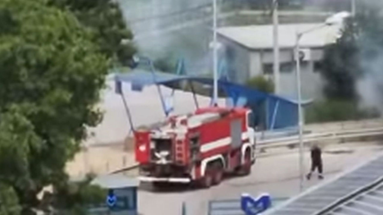 Пожар пламна до метростанция „Ломско шосе“