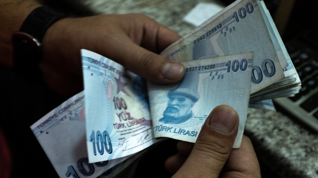 Турската лира с нов рекорден спад