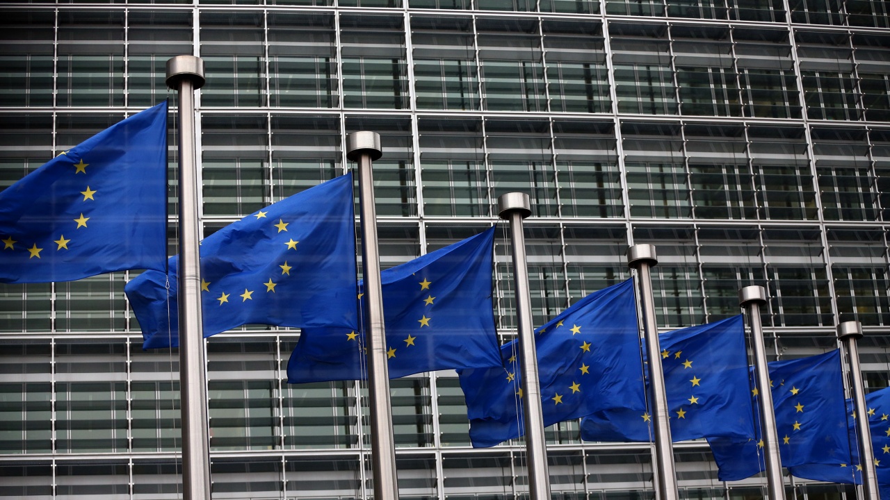 ЕК ще поиска официално от България да номинира нов еврокомисар