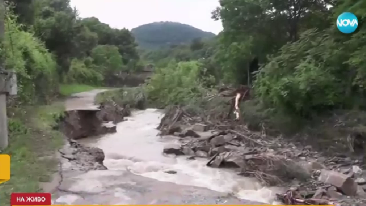 Наводненията в Северозапада оставиха хората от мездренското село Ребърково без