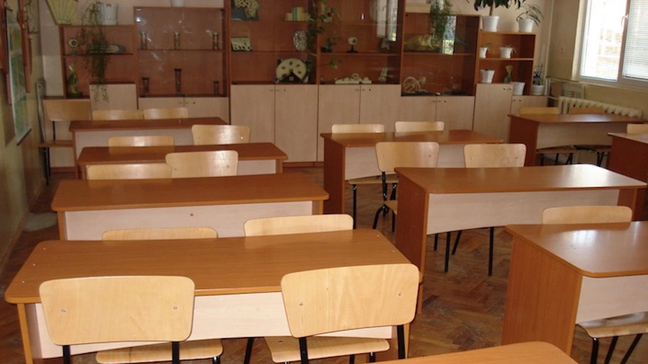 Занятията във всички учебни заведения в Пловдивско са преустановени заради