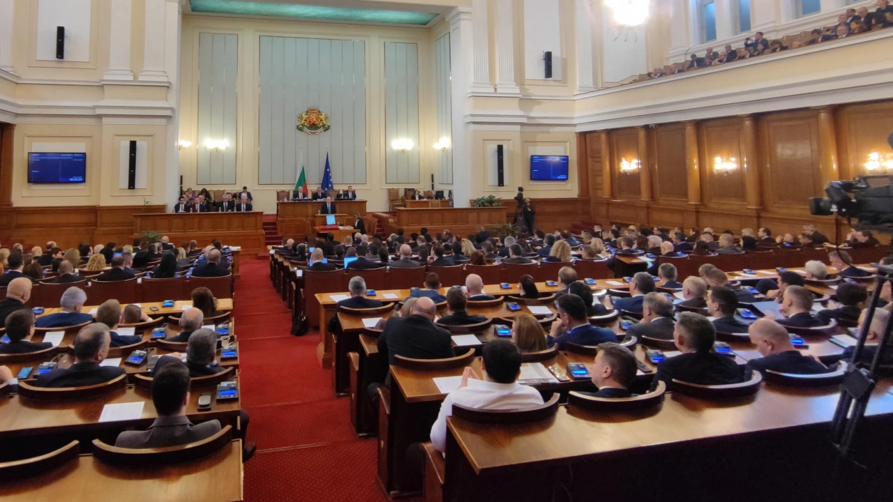 Депутатите обсъдиха на първо четене два законопроекта за изменение и