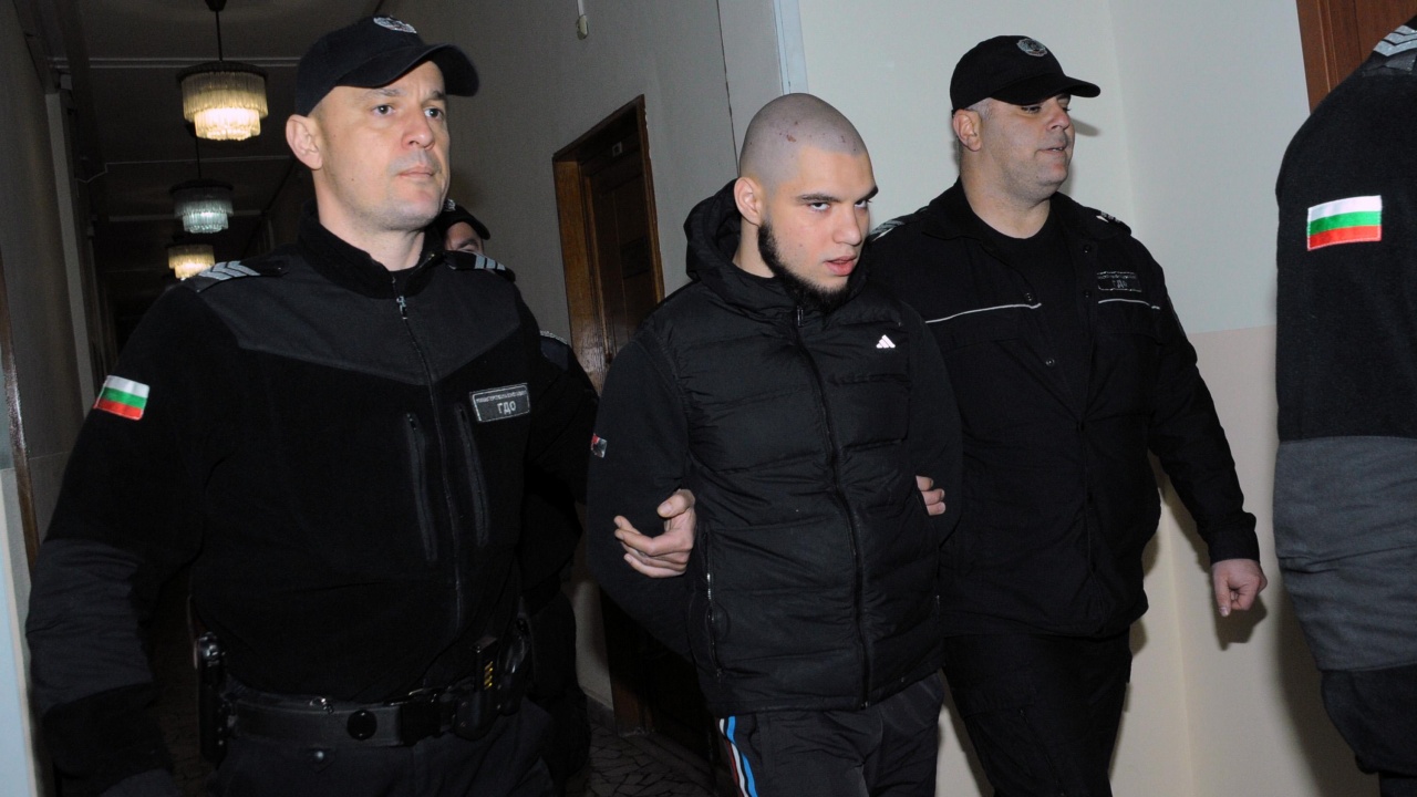 Прокурорският син Васил Михайлов се изправя пред съда. Показания дават свидетели