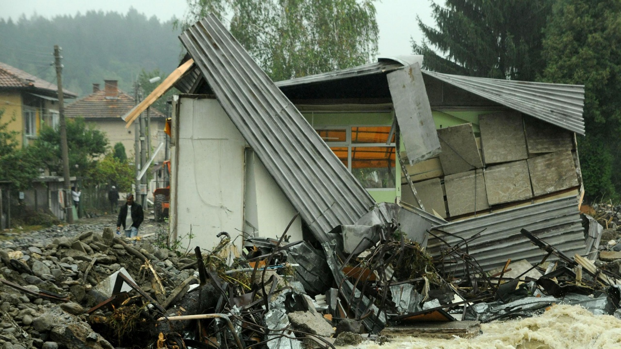 Да гледаш как водата залива дома ти: Водният ад в Берковица