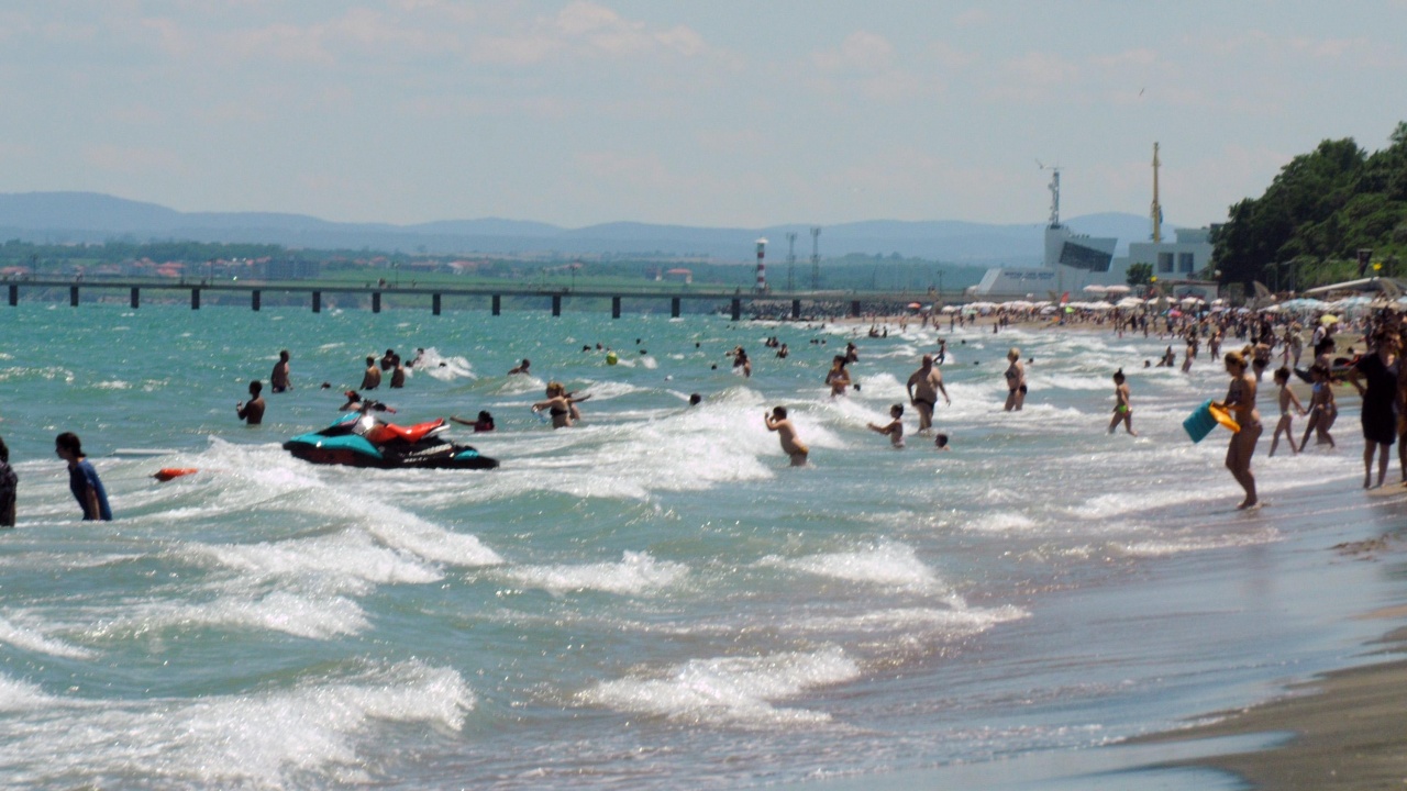 Актуална информация за чистотата и температурата на морската вода по българските плажове