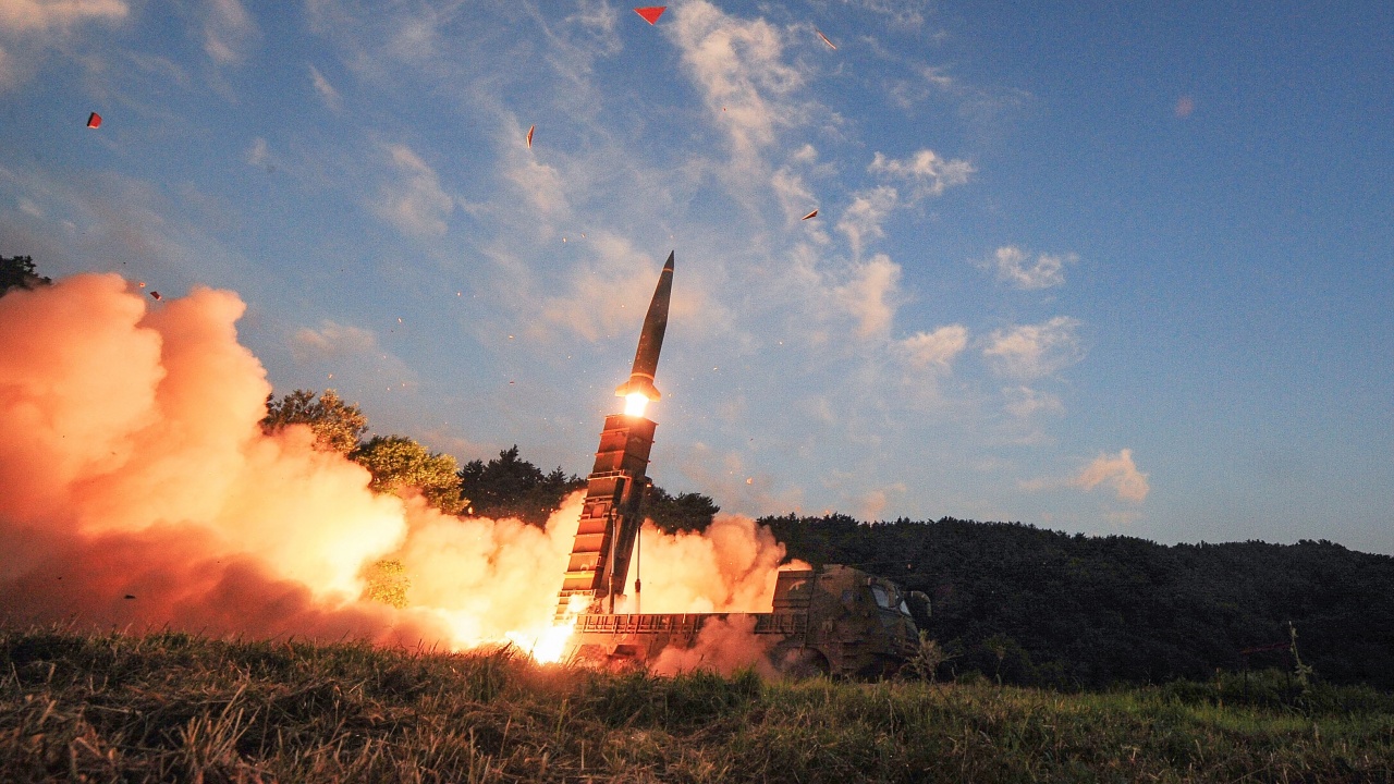 Северна Корея изстреля балистична ракета към морето