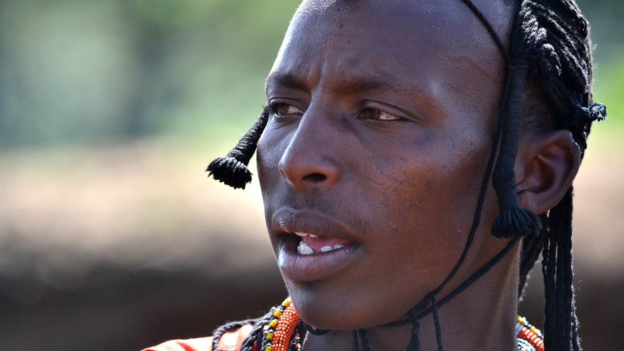 Берачите на чай в Кения унищожават заместващите ги на полето роботи