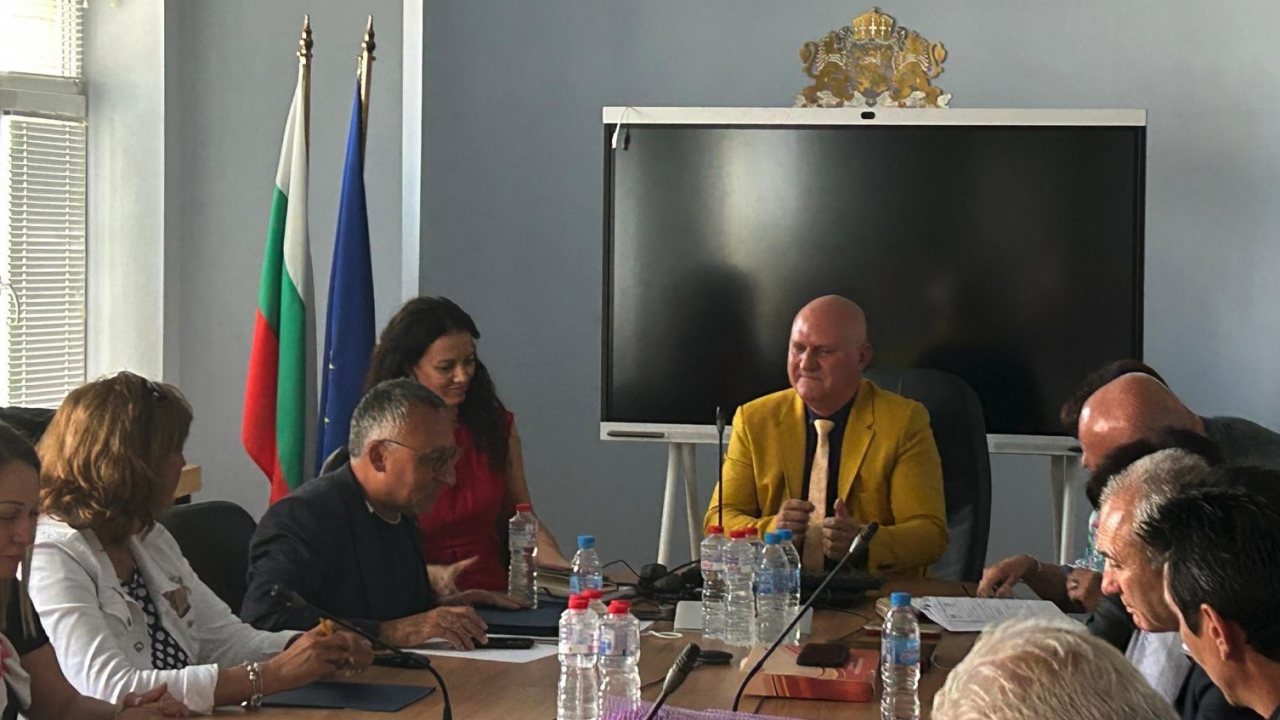 Министър Цоков разговаря с представители на Съюза на ръководителите в системата на средното образование в България