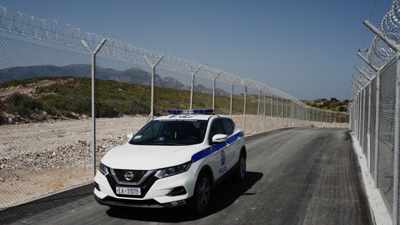 Гръцката полиция разби престъпна група, прекарваща незаконно мигранти от река