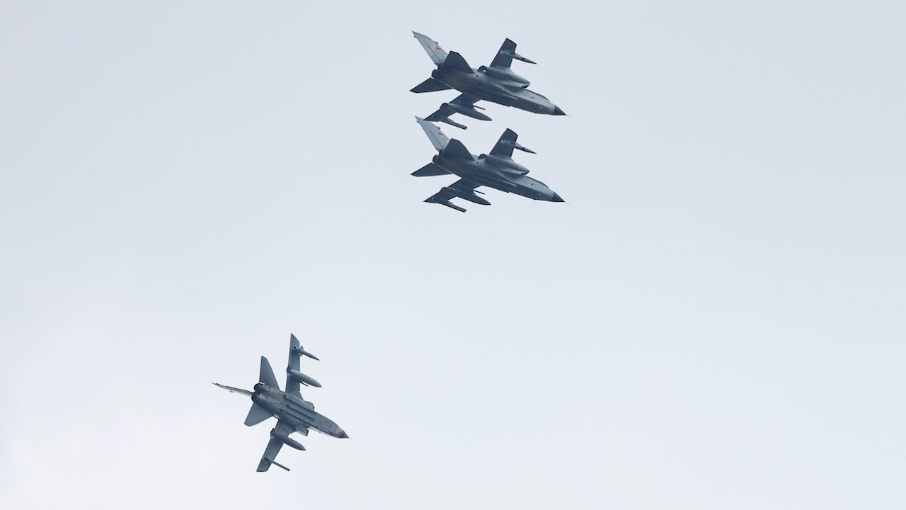 НАТО приключи днес най-големите военновъздушни учения в историята си, предаде