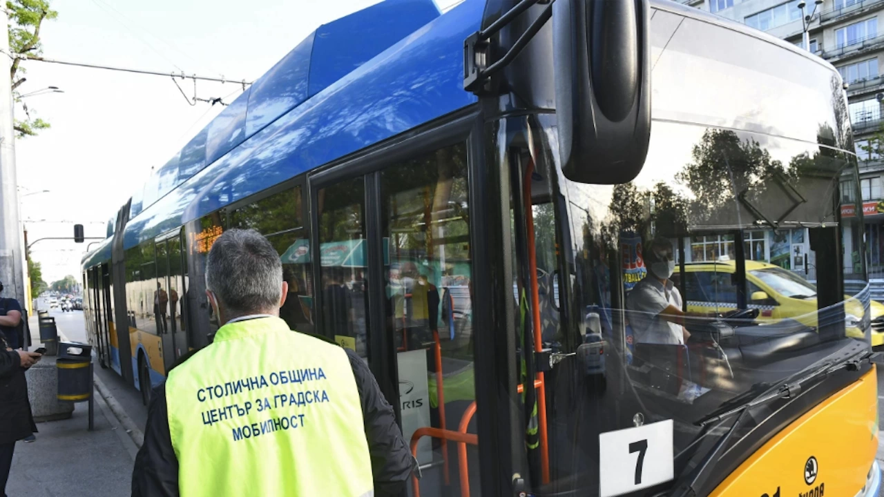 7730 акта са съставени на нередовни пътници в градския транспорт