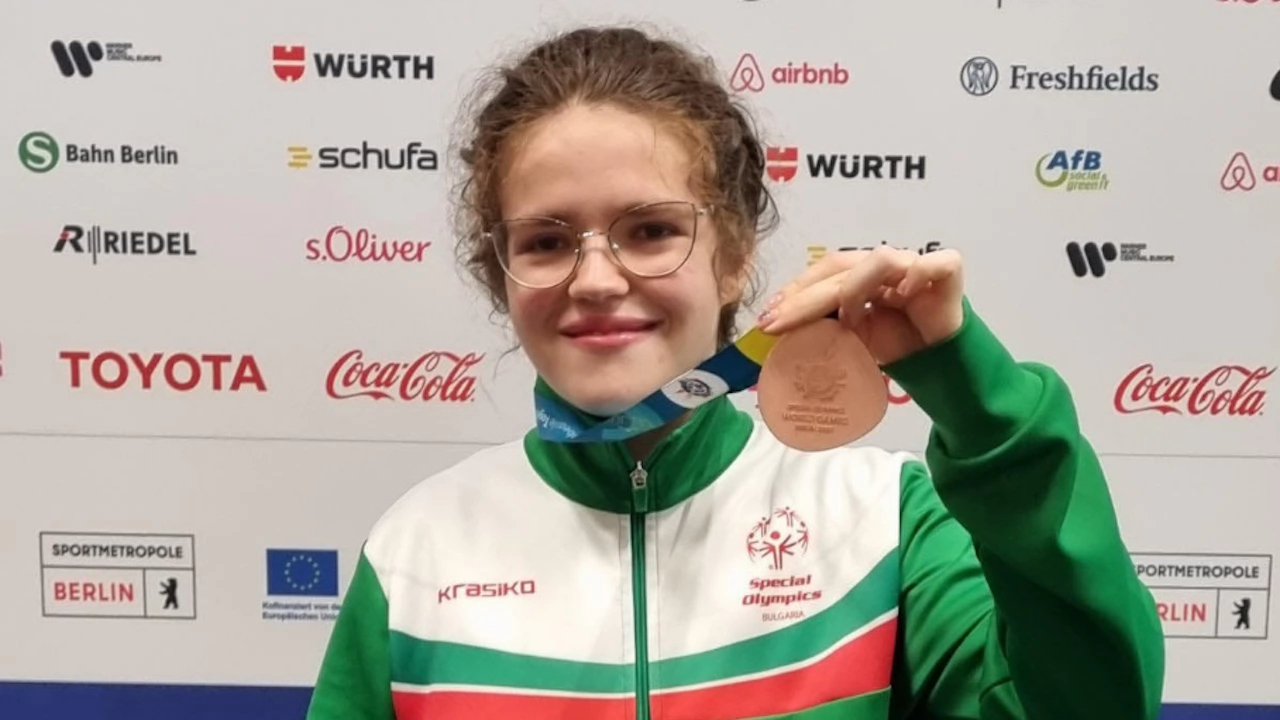 Ана Василева спечели бронзов медал за България в дисциплината 200