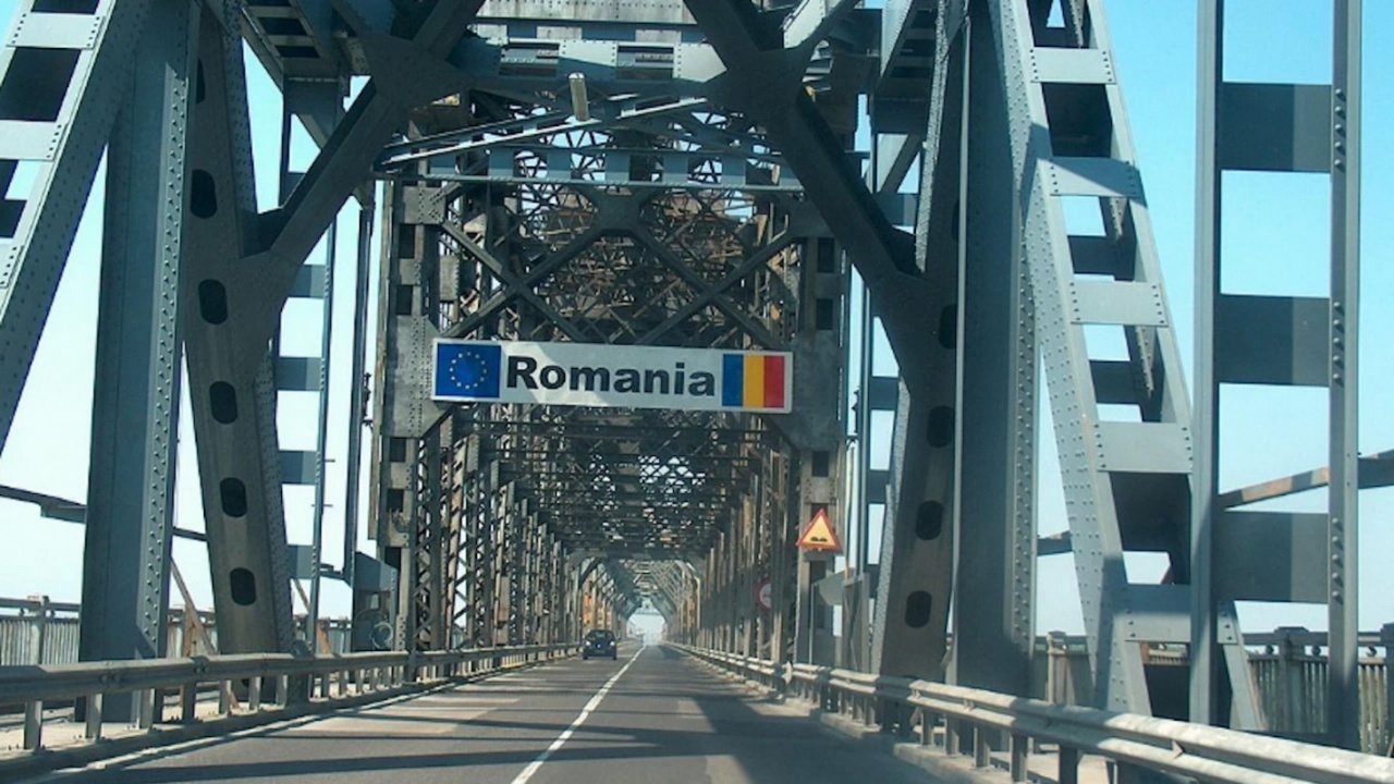Километрични задръствания на граничния пункт Дунав мост при Русе. Румънските