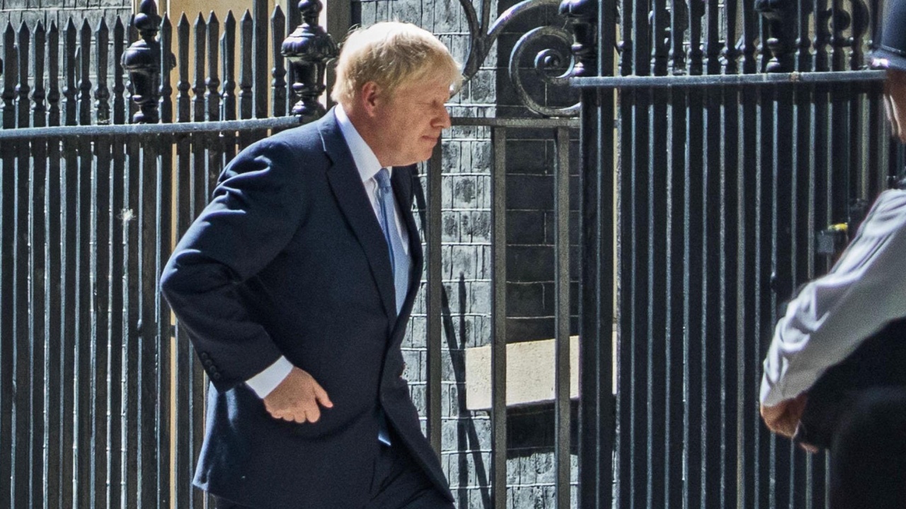 Британски консерватори са правили опити за сплашване на членовете на парламентарна комисия, разследваща Борис Джонсън