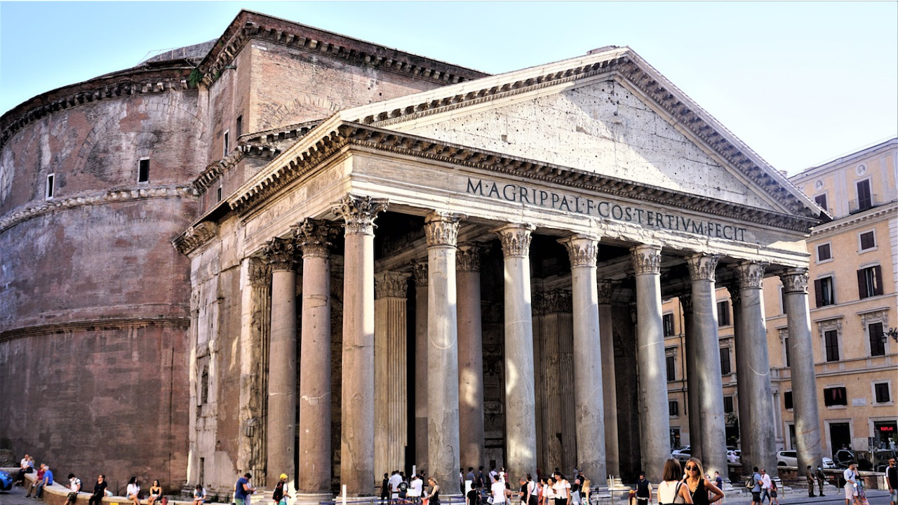 Желаещите да посетят Пантеона в Рим, един от най-добре запазените