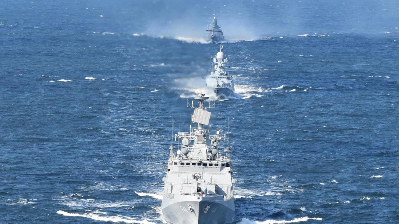 Министерството на отбраната на Тайван е засякло два кораба на