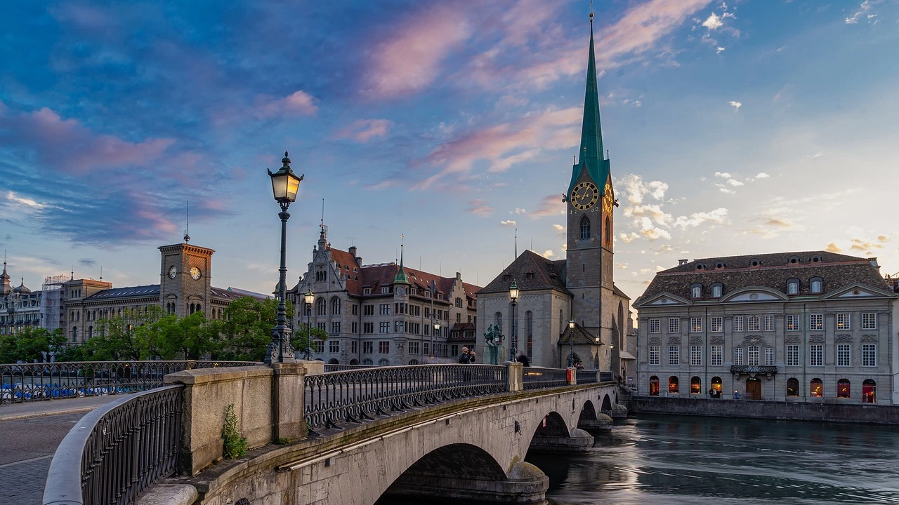 Швейцария разшири финансовите санкции и ограниченията за пътуване наложени срещу