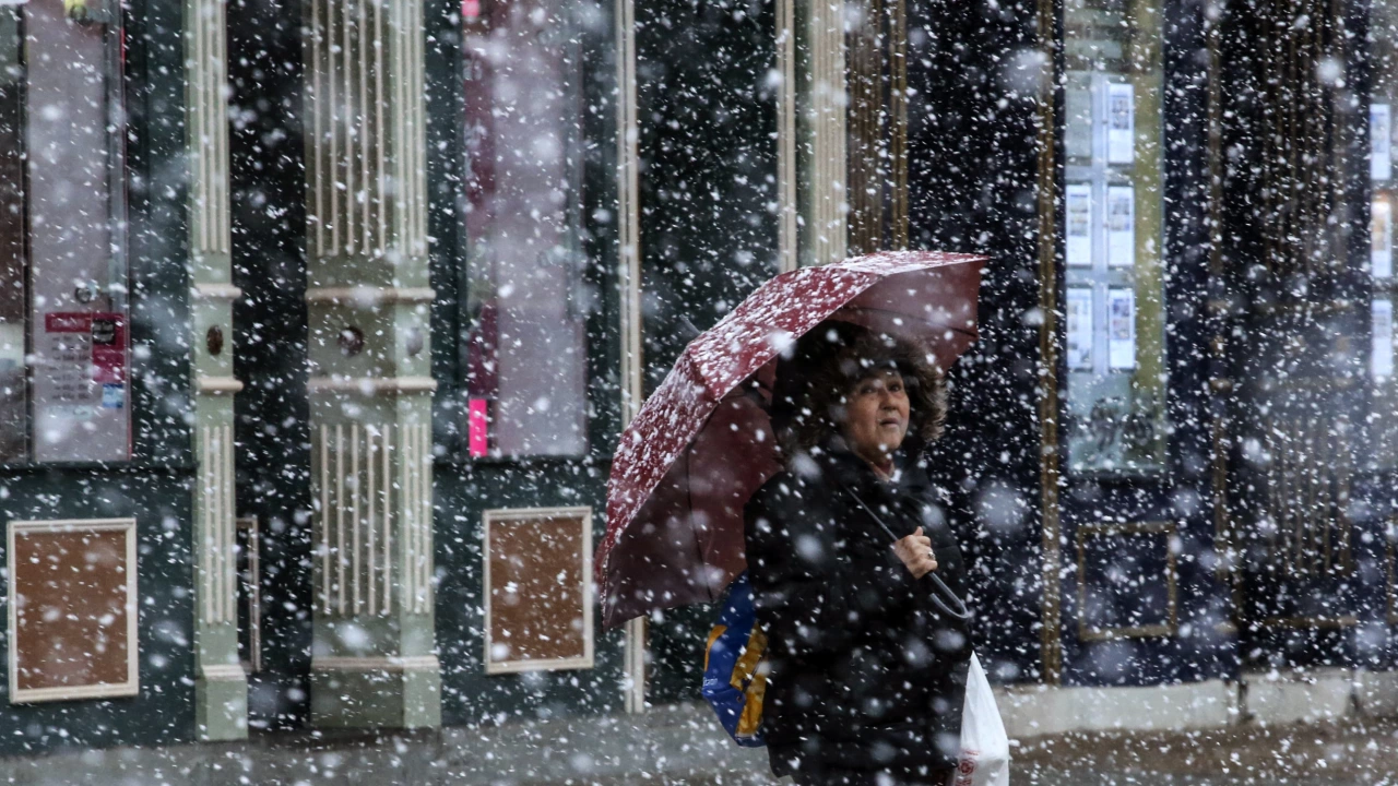 Необичаен природен феномен стресна американците  Розов сняг изненада жителите на американския