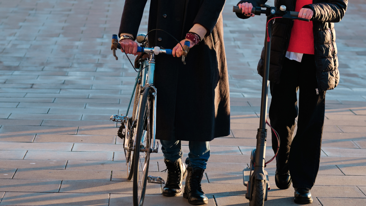 Погват водачите на тротинетки и велосипеди в Русе