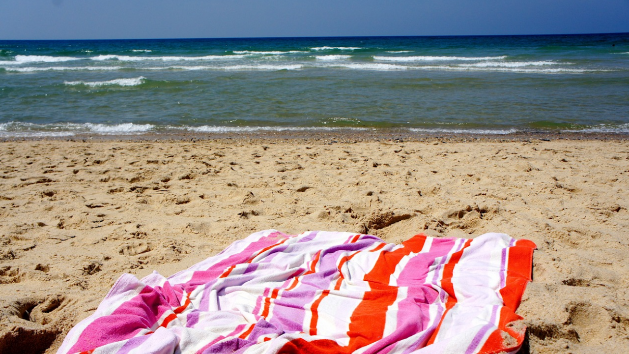 Искат 40 евро, за да се разпъне хавлия на румънски плаж