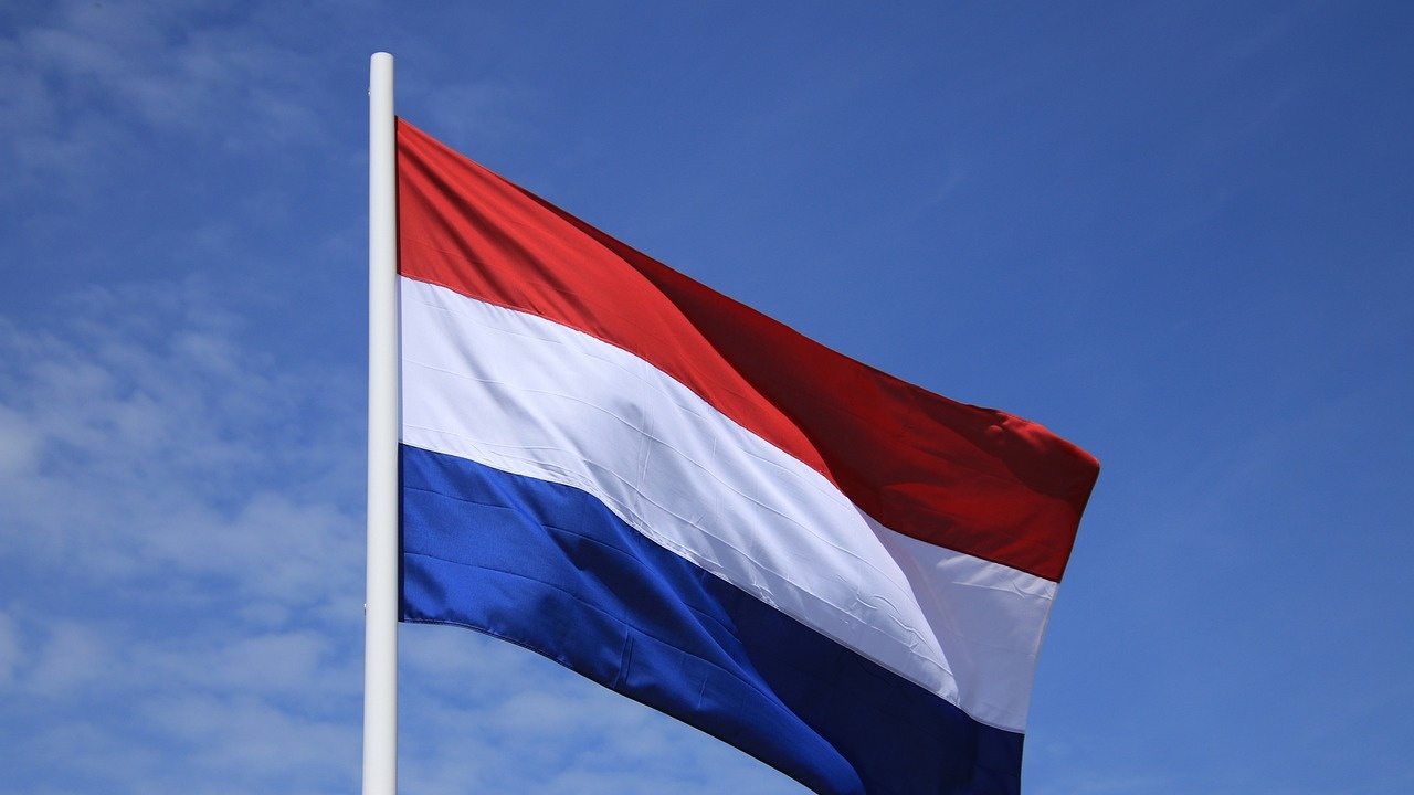 Правителството на Нидерландия падна заради спор за имиграцията
