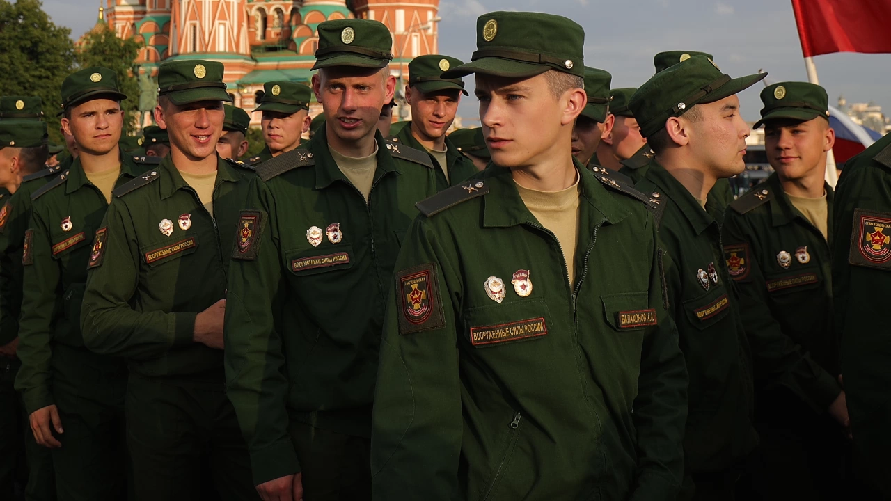 Руски военни започнаха частична евакуация от територията на Запорожката атомна