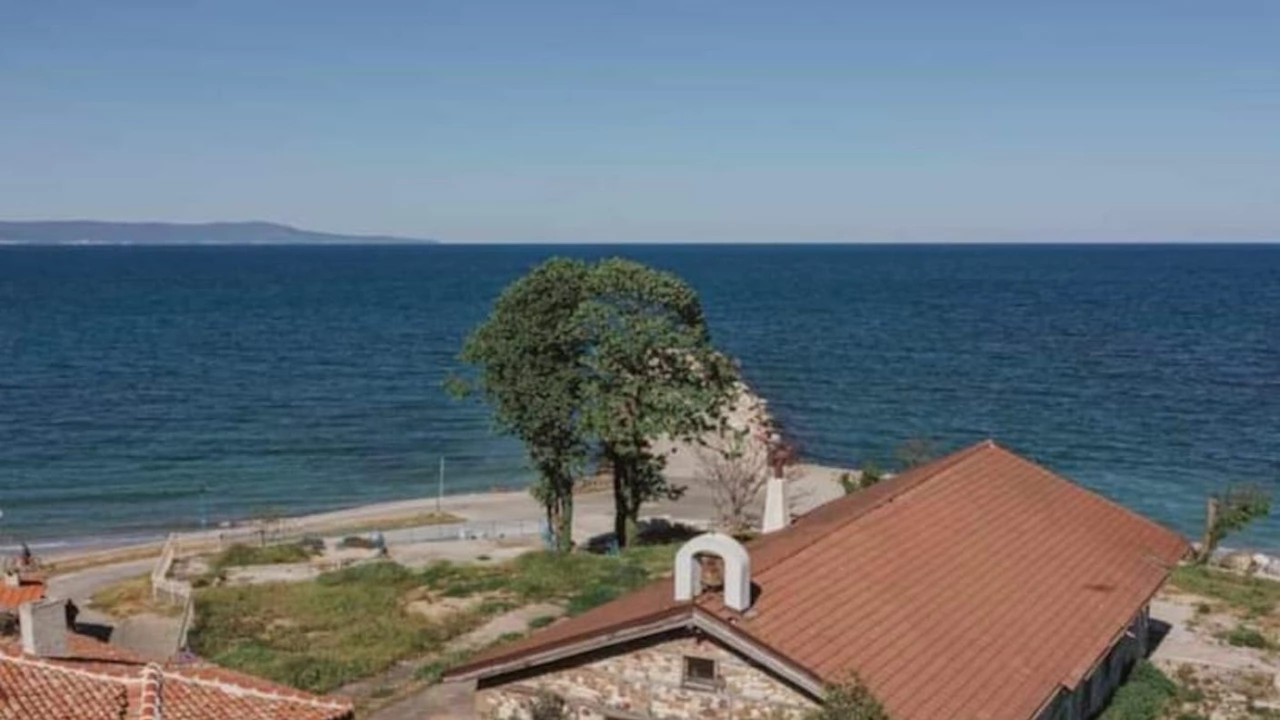 Най старата действаща църква по Черноморието се намира в Поморие Храмът Преображение