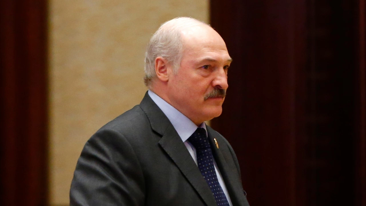 Беларуският президент предположи че през есента могат да започнат мирни