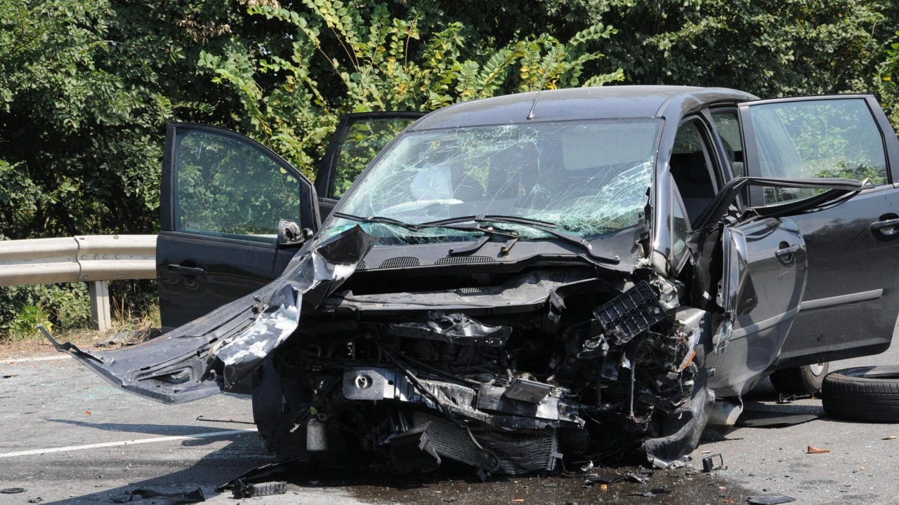 Тежка катастрофа с три автомобила на пътя Шумен Велики