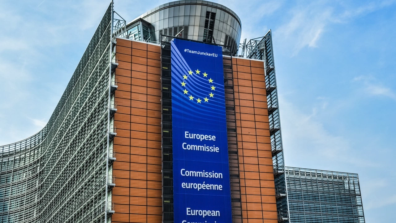 Европейската комисия приветства политическото споразумение постигнато между Европейския парламент и