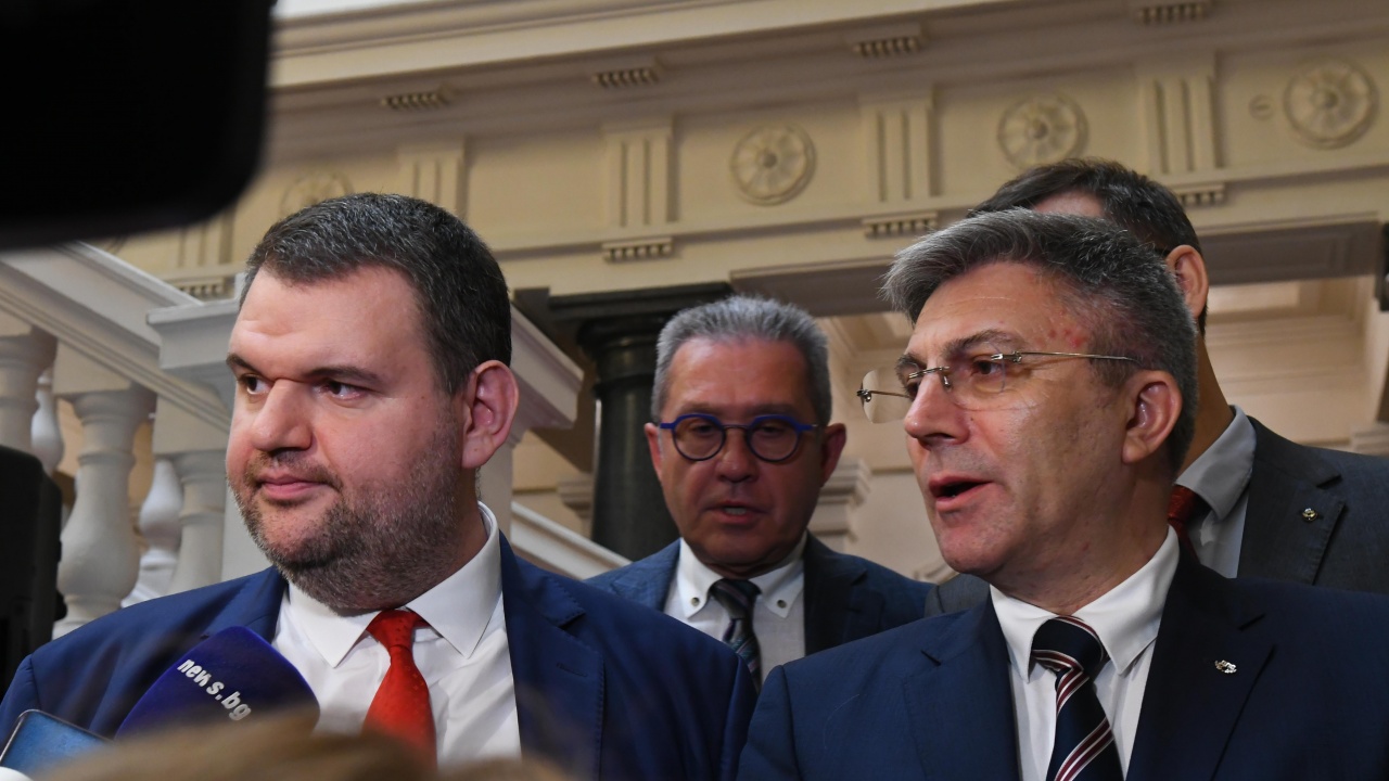 ДПС праща Пеевски в правна комисия, Карадайъ напуска конституционната