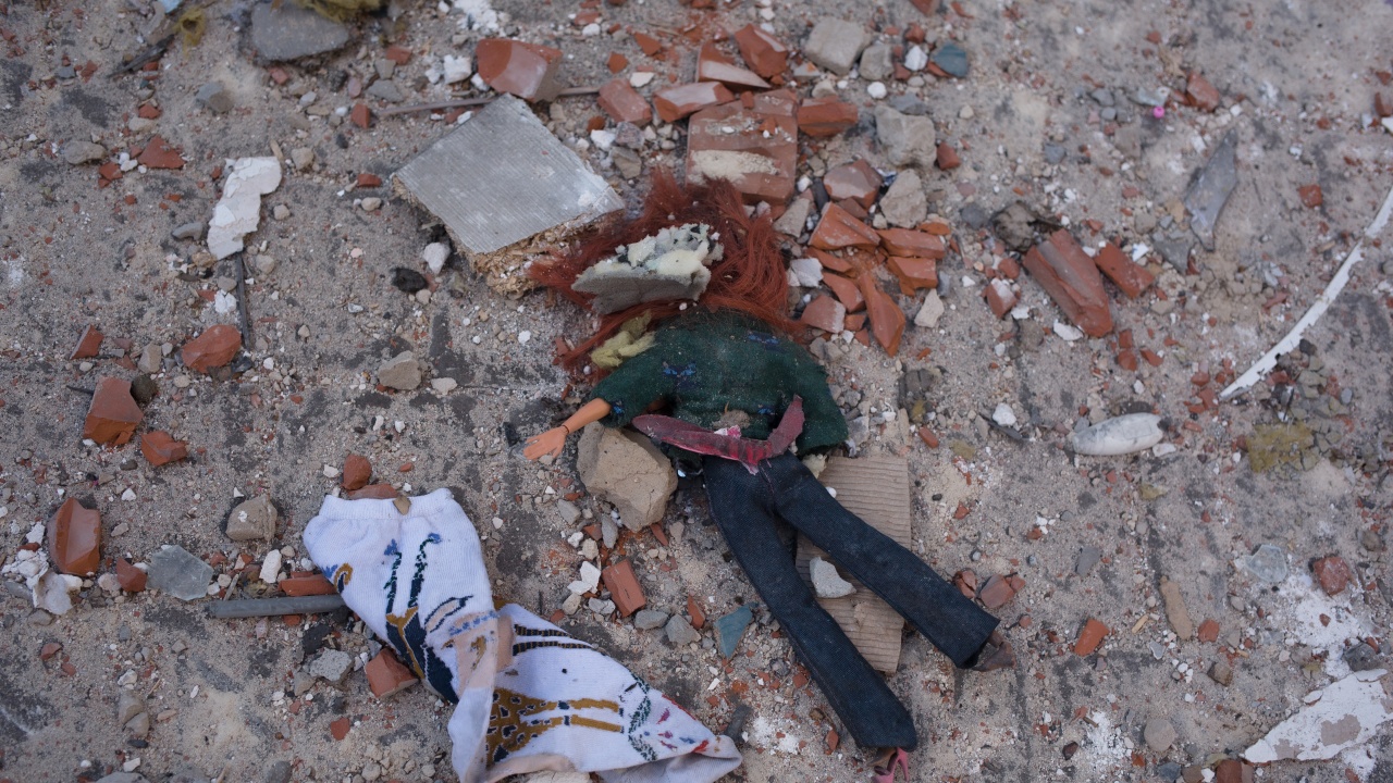 Отломки от свалени дронове падат в квартали на Киев