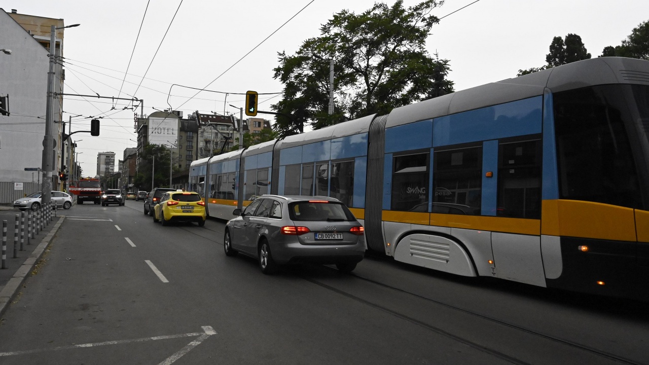 Трамвай блъсна пешеходка в София
