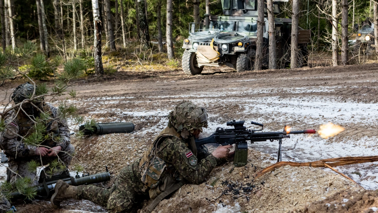 Латвия може да увеличи разходите си за отбрана до 3  от