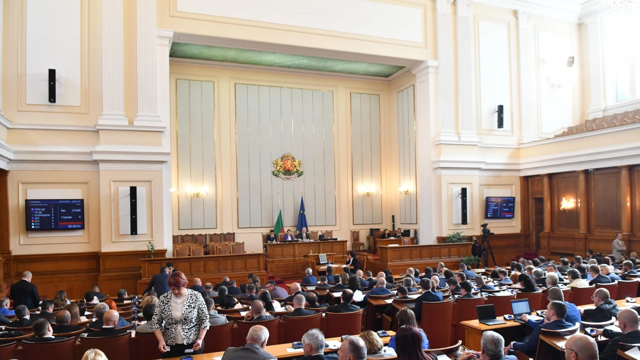 Депутатите задължиха със свое решение Министерството на финансите да продължи