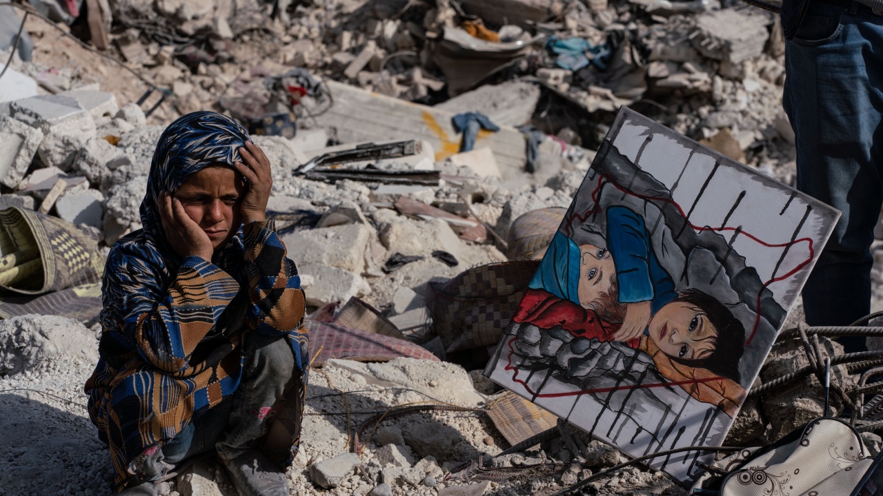 Земетресенията в Турция са оставили 3500 деца сирачета