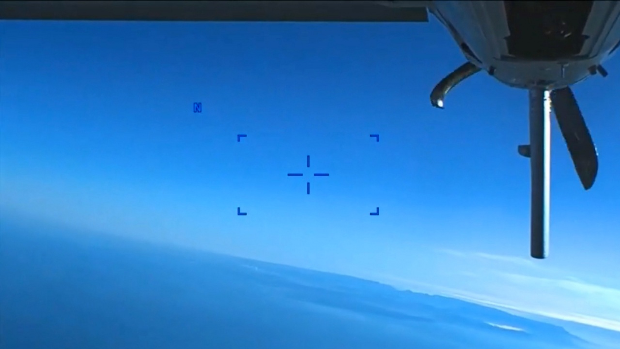 Руски изтребител прелетя опасно близо до американски военен самолет над Сирия
