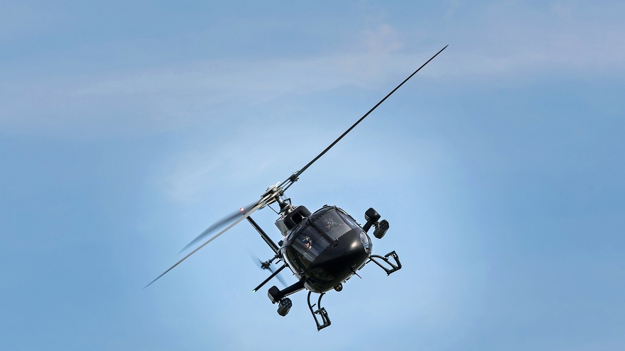 Хеликоптер с четирима души на борда се разби в отдалечено езеро в Аляска
