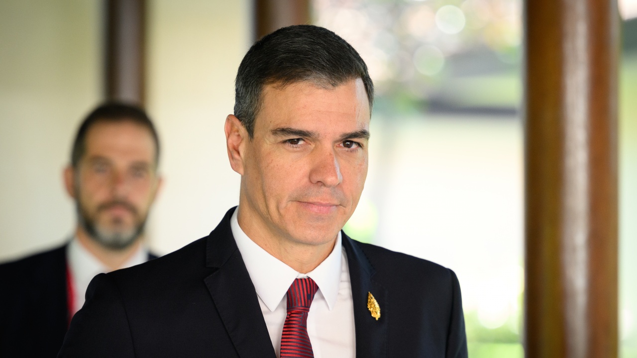 Педро Санчес призова за историческа избирателна активност