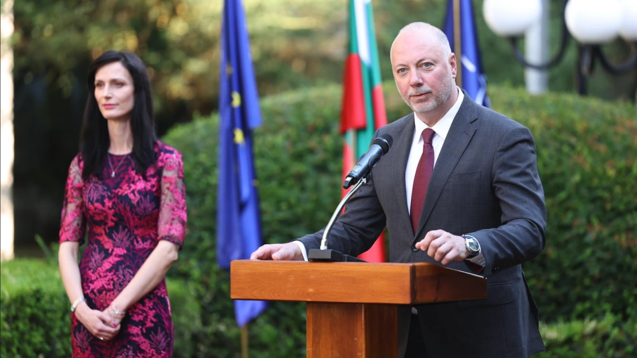 Ролята на българската дипломация е да съдейства за мирното уреждане