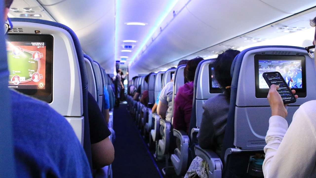 Ще продължат ли неволите на пътуващите със самолет и в разгара на лятото?