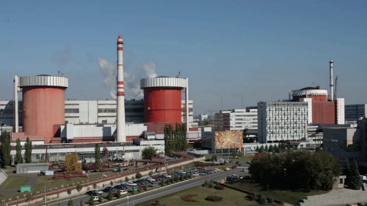 Операторите извършващи поддръжка в украинската ядрена централа Запорожие превключиха режима
