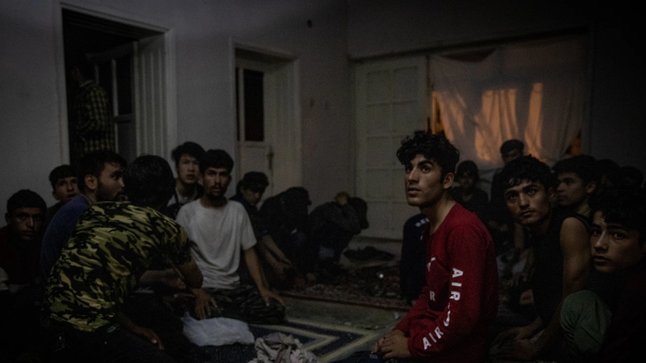 Валийството на Истанбул даде на нерегистрираните сирийски бежанци живеещи в