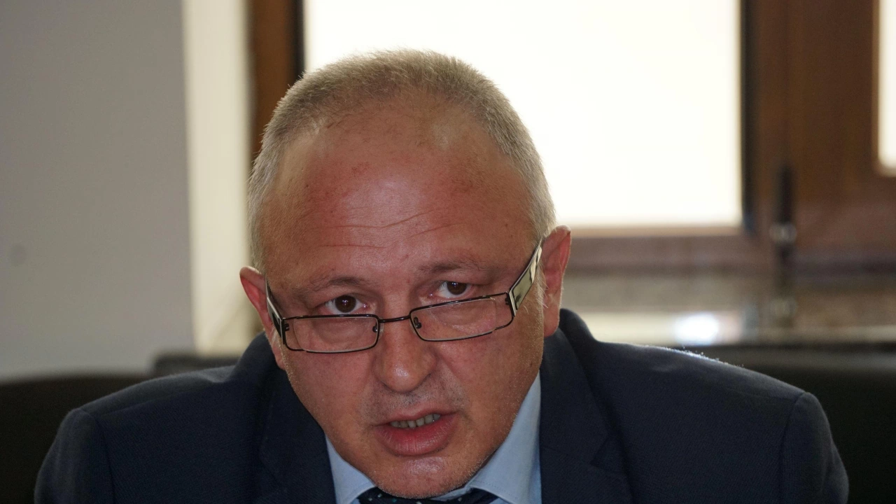 Апелативният прокурор на Варна Владимир Чавдаров ще получи обвинение за незаконно държане