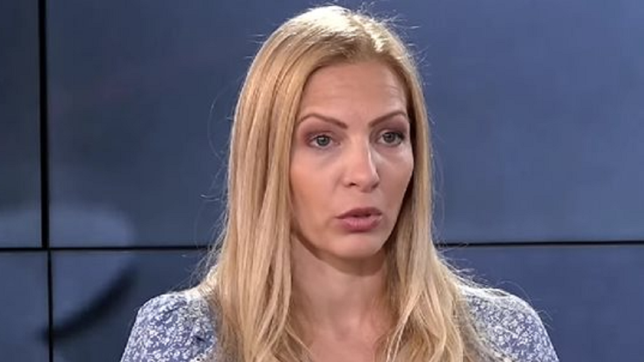 Мисис България Екатерина Велчева твърди, че бившият ѝ я пребил и отвлякъл 6-годишната им дъщеря