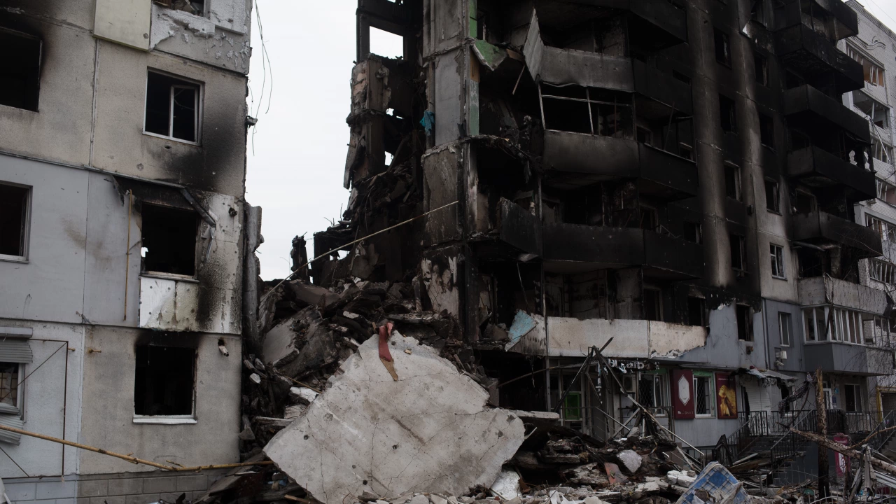 Руски ракети са причинили разрушения в две сгради в украинския