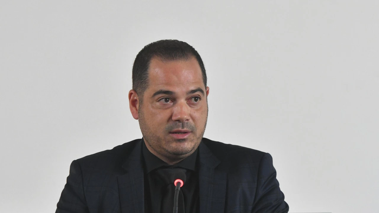 Министърът на вътрешните работи Калин Стоянов поиска оставките на директора на